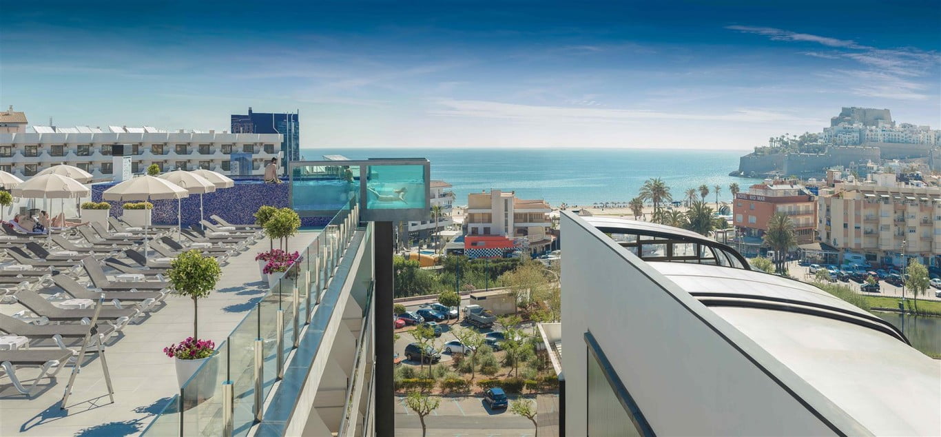 Glasscor Railing en piscina y terraza
