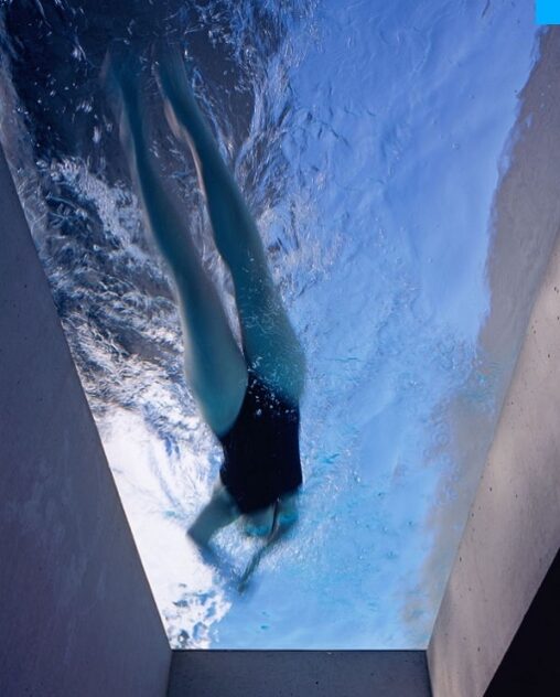 Fondo de piscina en vidrio